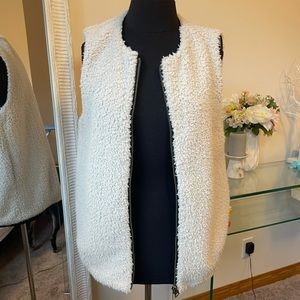 WILFRED Sherpa vest - size medium